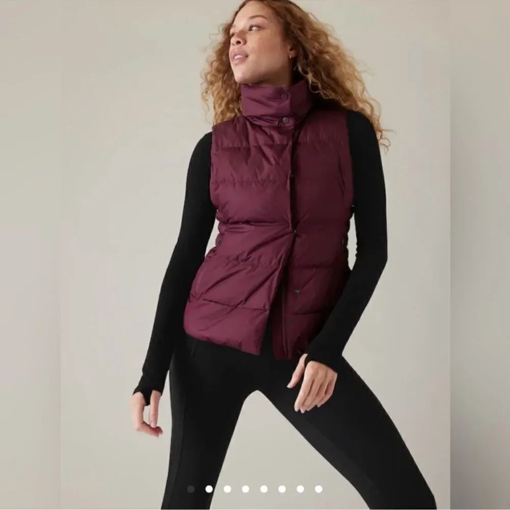 NWT New ATHLETA Downtown Puffer Vest Aubergine Purple Medium